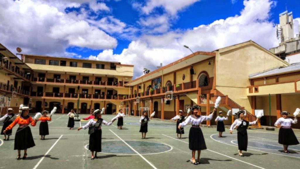 Durante estos tres años, se han presentado en distintos escenarios.