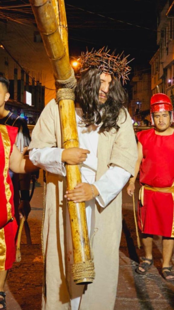 El ciudadano lojano, Josué Pullaguari, cumplió el papel de Jesús. 