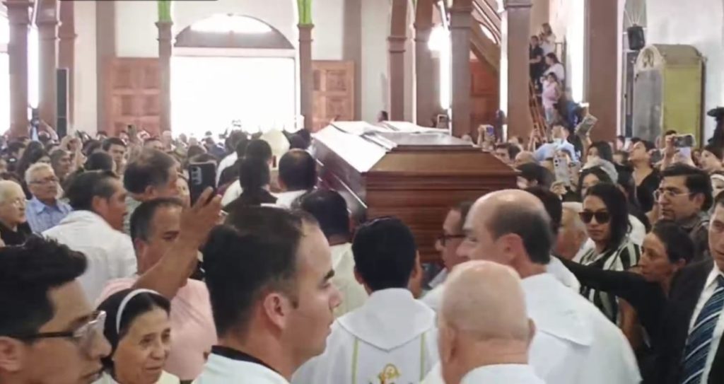 La misa de cuerpo presente del último sábado, 11 de abril de 2026, se cumplió en el tempo matriz de Nambacola. (Imagen cortesía: Nambacola Online)