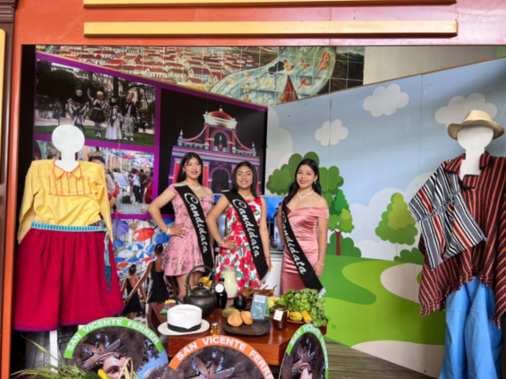 Candidatas a Reina de Chuquiribamba invitan a la ciudadanía a participar de estas celebraciones.