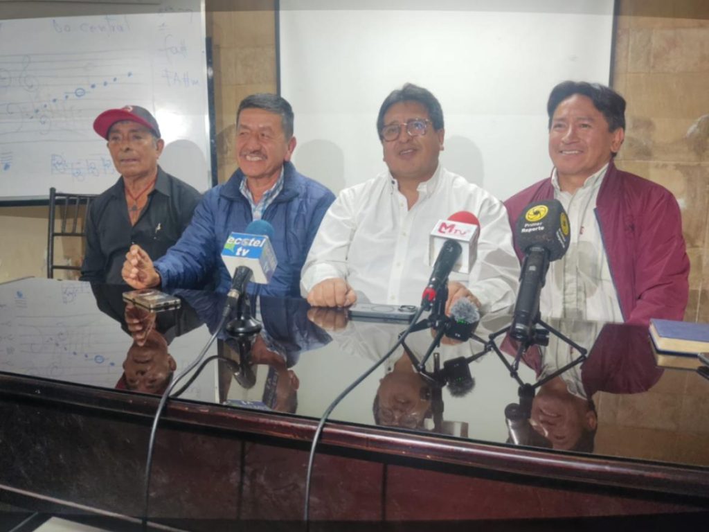 Los dirigentes coinciden que el interés del oficialismo es debilitar el sistema de salud público.