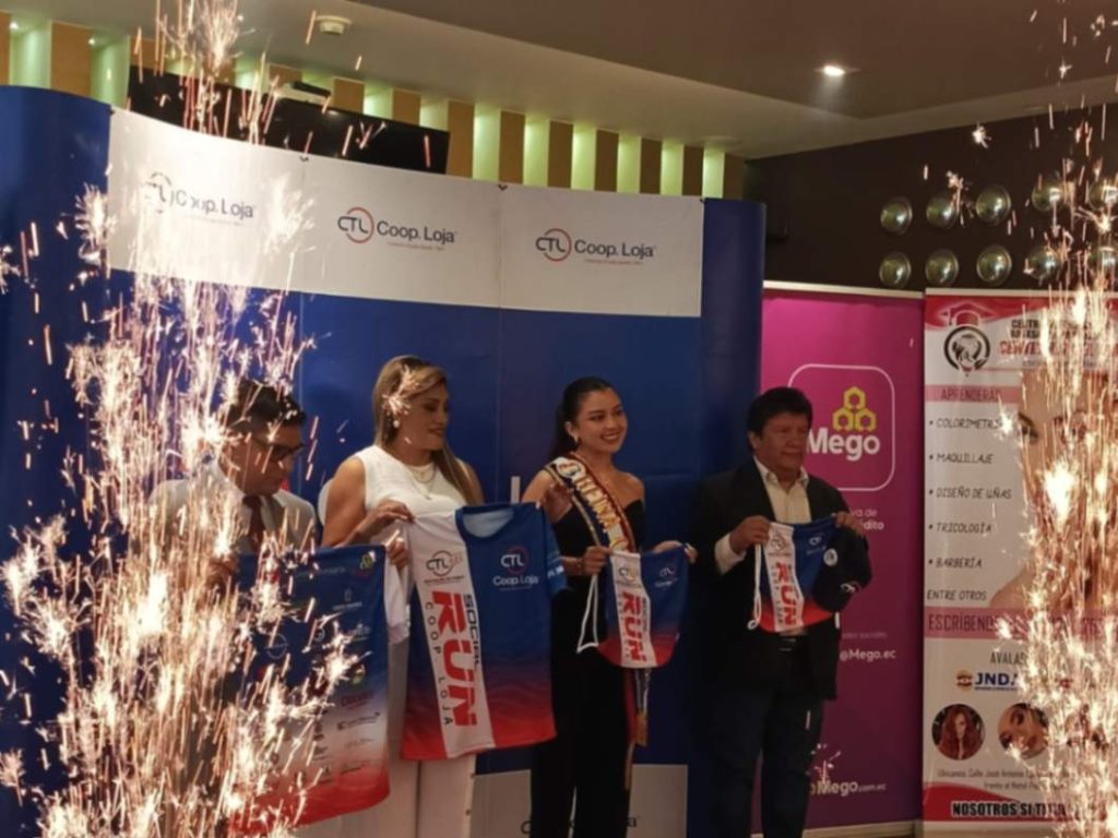 Representantes de la cooperativa invitan a la ciudadanía a participar en la actividad deportiva.