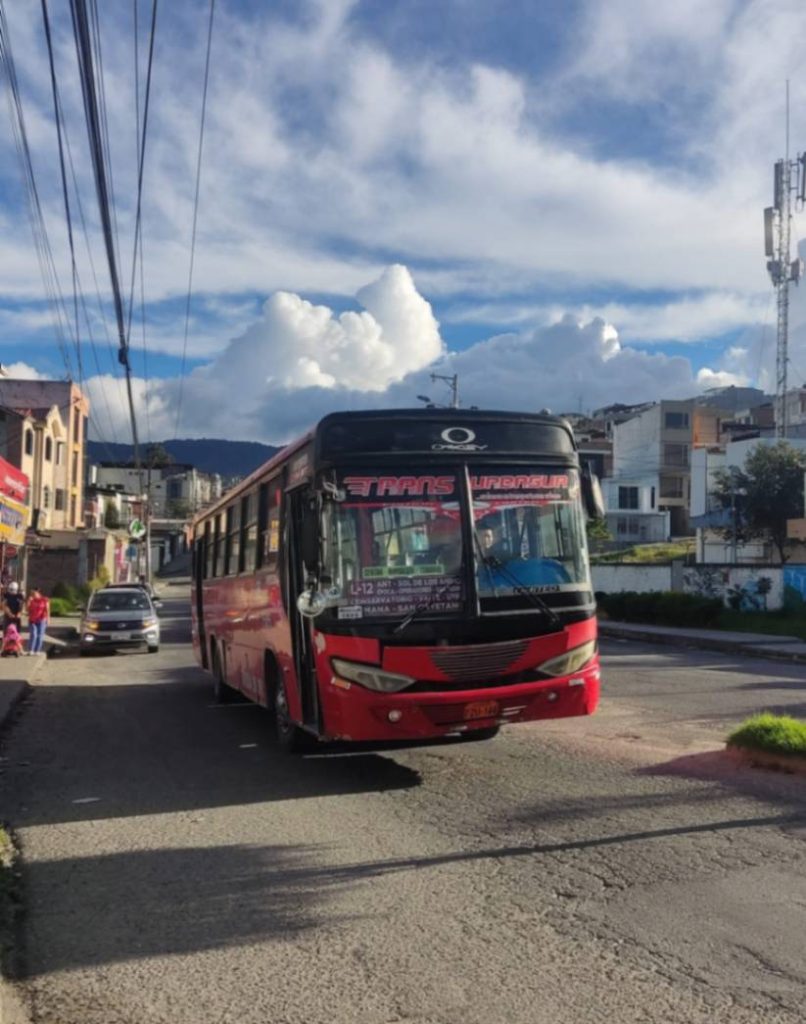 Los usuarios lojanos pagan en la actualidad 0,30 y 0,15 centavos por concepto de pasaje.