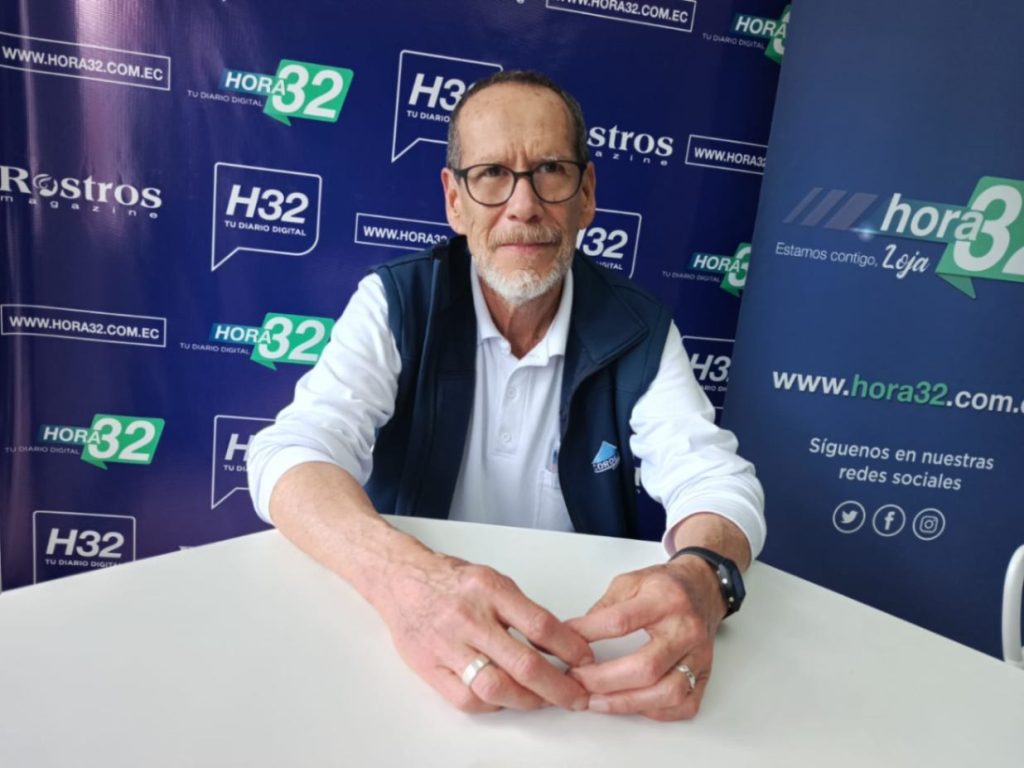 Humberto Cárdenas Motta, director de la revista y docente de la institución.