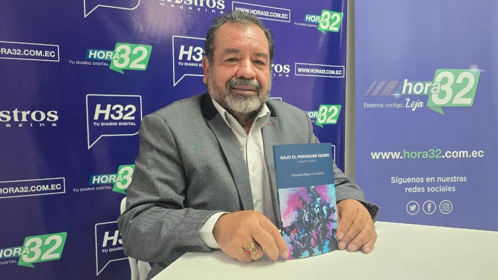 ‘Bajo el paraguas negro’ es la decimotercera producción literaria del autor.