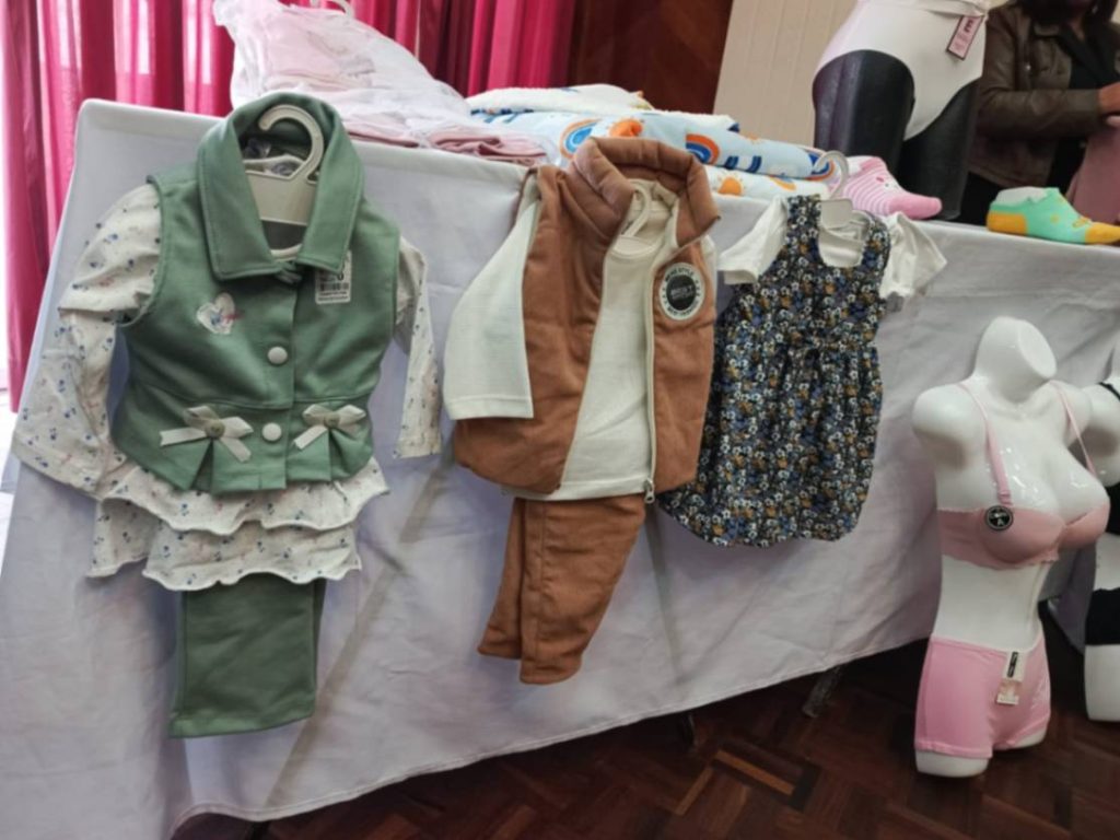 La actividad reunirá propuestas textiles, calzado y otros artículos.