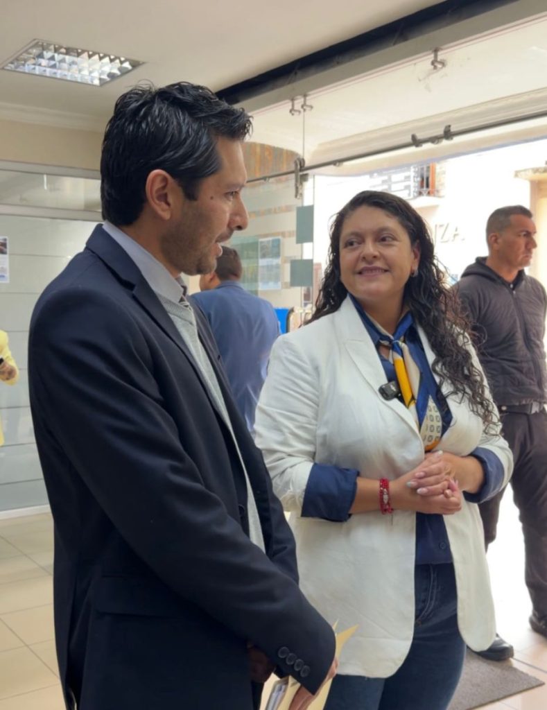 La alcaldesa de Loja, Diana Guayanay, acudió en horas del mediodía de este miércoles a la Fiscalía.