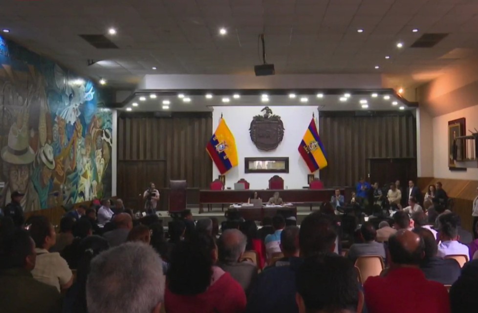 La alcaldesa, Diana Guayanay.