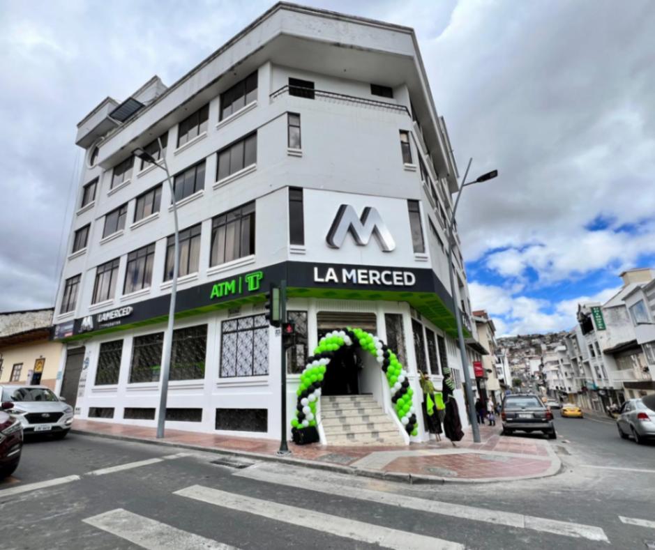 Las instalaciones cuentan con espacios más amplios, modernos y cómodos para la atención al público.