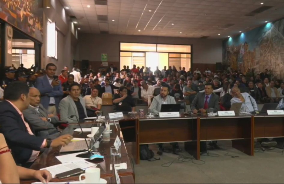 Los jueves de cada semana se desarrollan las sesiones de Cabildo en Loja.