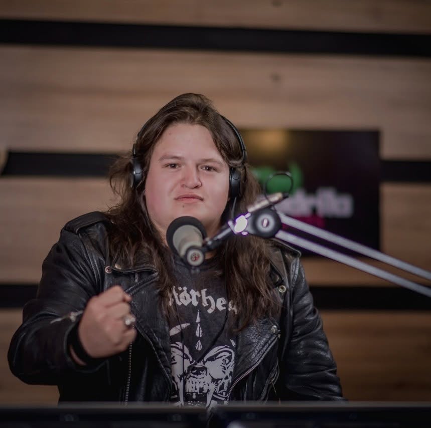 Jonatan Peralta es quien está detrás del programa Kocodrilo on the Rock.