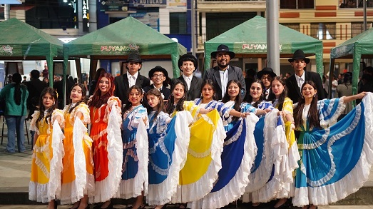 Jóvenes que participaron en el proyecto de la CCE–Loja.