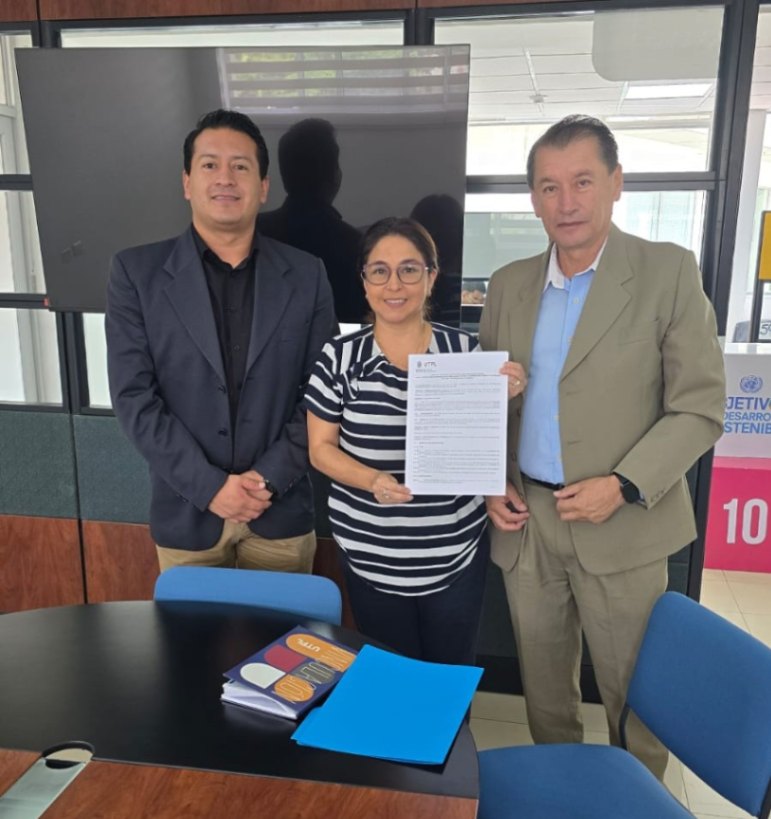 Con la UTPL se firmó uno de los acuerdos, en días anteriores.