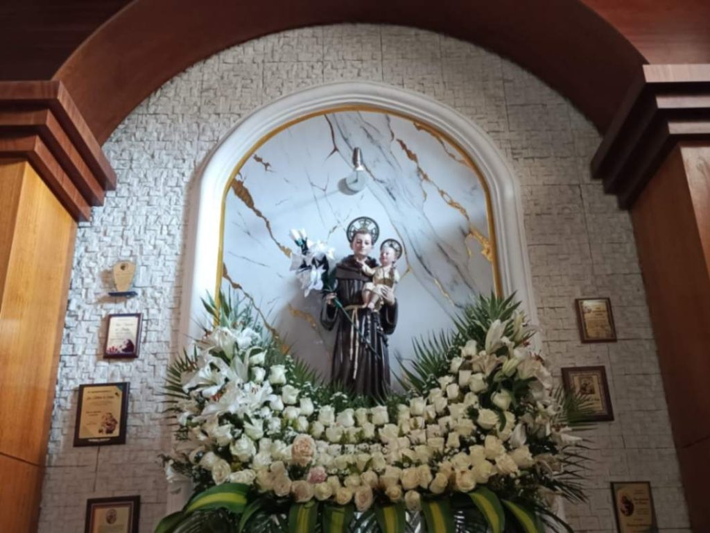La parroquia San Francisco desarrolla actividades religiosas y solidarias en honor a San Antonio.
