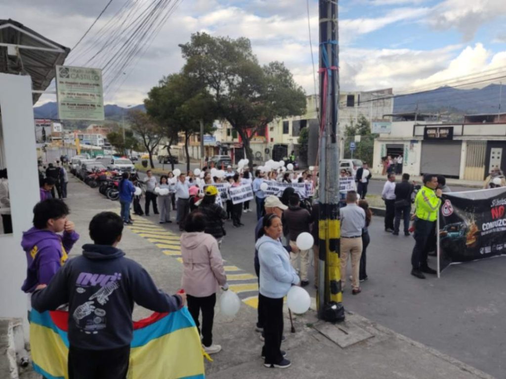 Los manifestantes anunciaron ayer que, caso de no recibir atención, volverían a la calle.