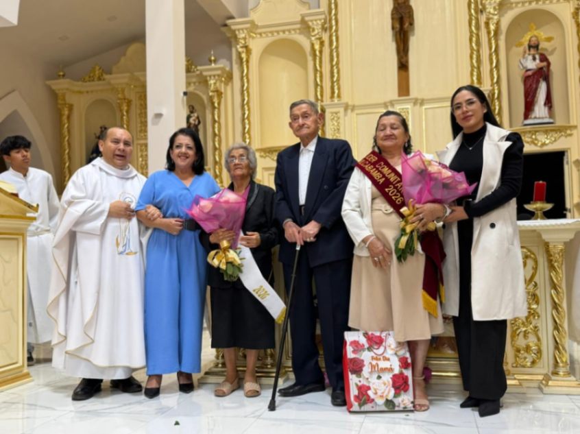 El evento solemne contó con la presencia de invitados especiales.