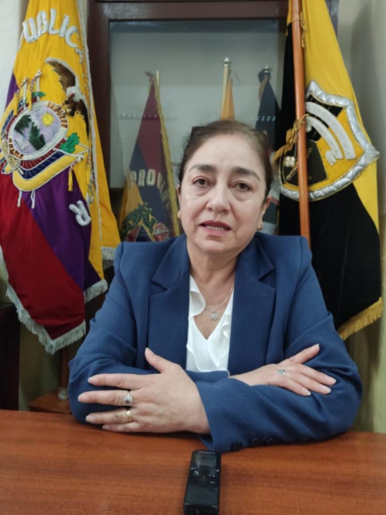 La directora, María Ludeña Rodríguez, informa que la entidad está considerada, según el Código AMIE, como la número 1 de Loja.