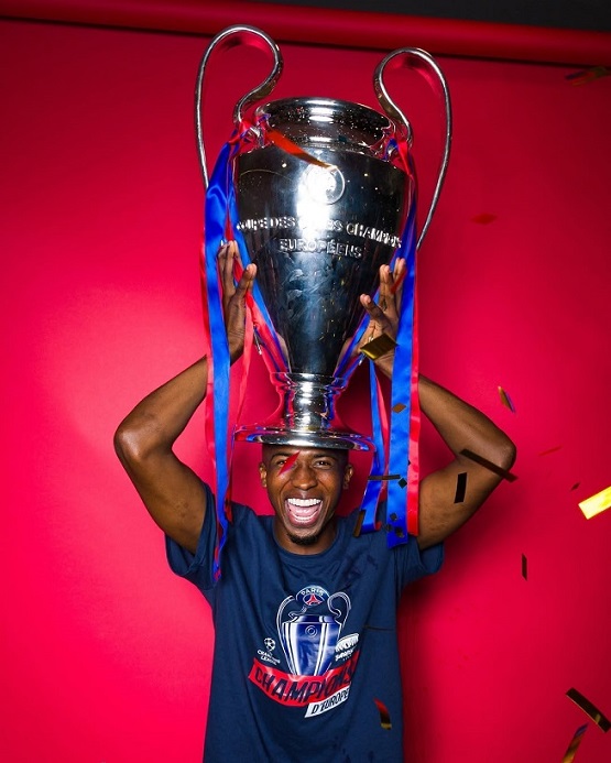 Willian Pacho es considerado uno de los mejores defensas del mundo. Imagen de la cuenta oficial del PSG, en redes sociales.