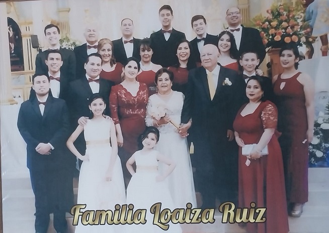 Los esposos Jorge René y Nelly, junto a la familia, cuya característica principal es la unidad.
