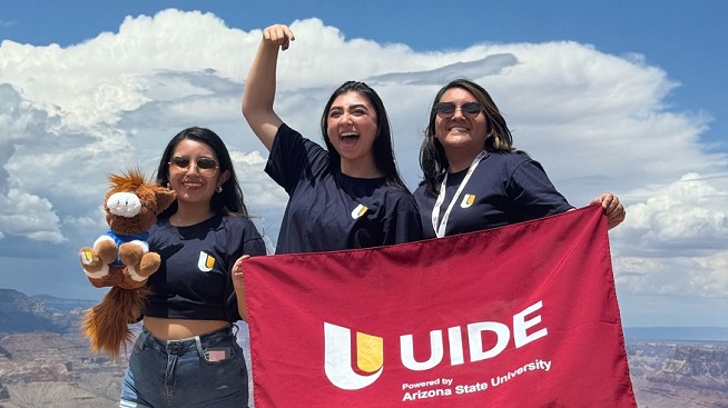 Actualmente, la universidad ofrece más de 90 programas académicos.