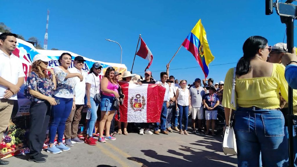 La manifestación de ayer aglutinó a un considerable número de habitantes de los dos países. (Fotografía cortesía: Milton Jaramillo Granda)