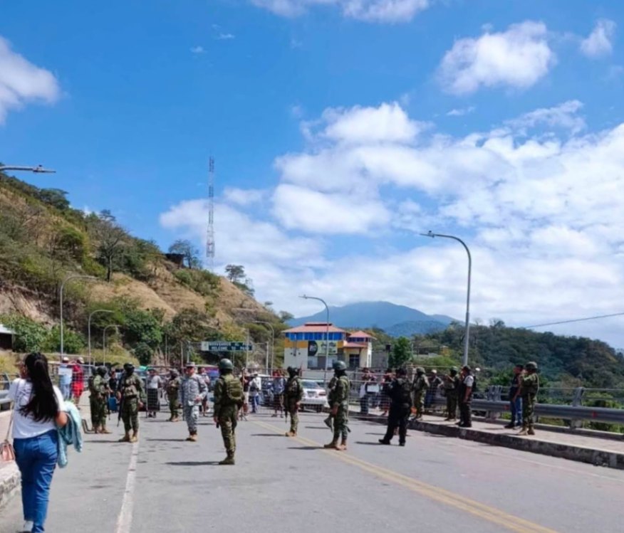 Los alumnos peruanos no pudieron asistir ayer a clases en la ciudad de Macará.