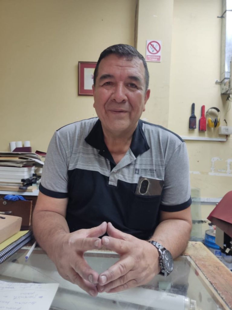 Yonni Soto García cuenta que en el barrio se celebra la misa en honor al Divino Niño Jesús el tercer domingo de cada mes con una asistencia masiva.