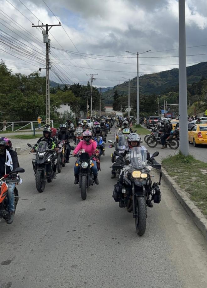 Las delegaciones fueron en caravana hacia el Santuario.