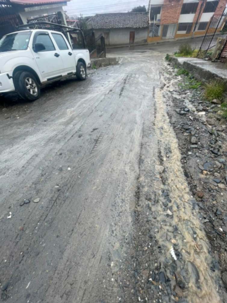 Cuando llueve, el panorama se complica en ese importante sector lojano.
