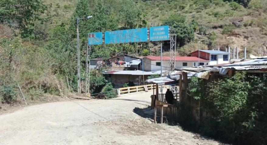 El tránsito se encuentra ya expedito por el sector de Jimbura, en el cantón lojano Espíndola.