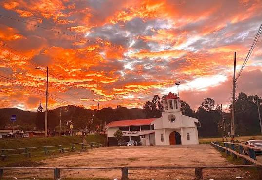 El sector se encuentra ubicado en el noroccidente de la ciudad de Loja.