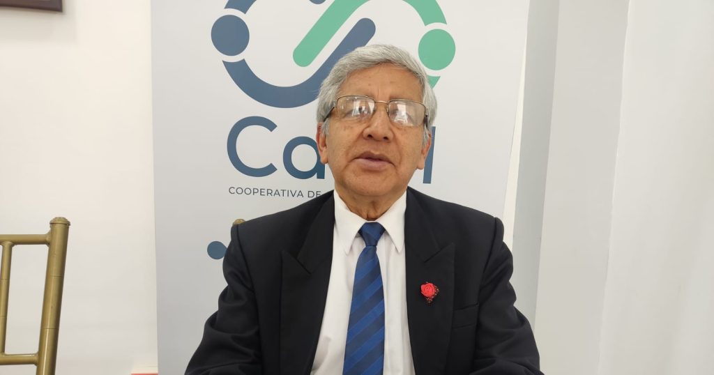 Mario Vicente Lizaldes, presidente del Comité Electoral de la Cooperativa de Ahorro y Crédito Educadores de Loja.