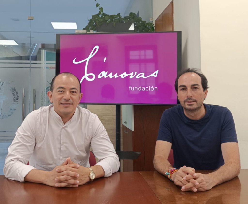 Diego Naranjo Hidalgo, director del curso, y el directivo de la Fundación Cánovas, Miguel Ángel Ruiz, durante una reunión en España