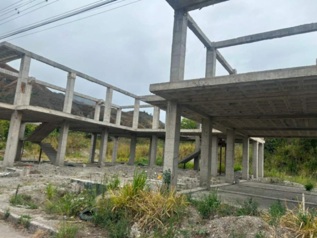 El estado actual de la infraestructura es deprimente y acusa deterioro por el ingreso de las aguas lluvias.