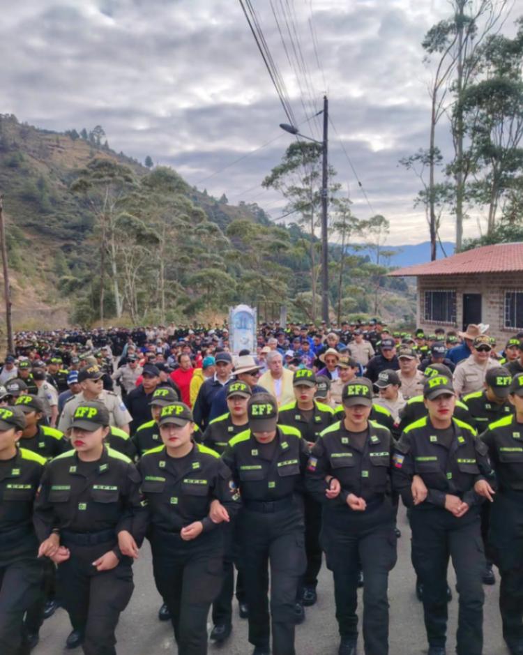 Cada año, miles de feligreses participan en la romería de la Virgen del Cisne.