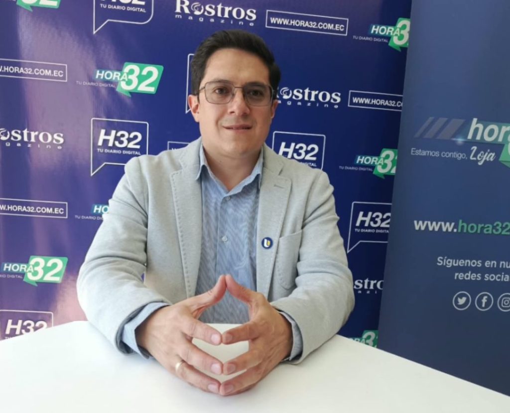 Fernando Moncayo Serrano, director de la Escuela de Arquitectura, invita a la ciudadanía a la Expo Arquitectura.