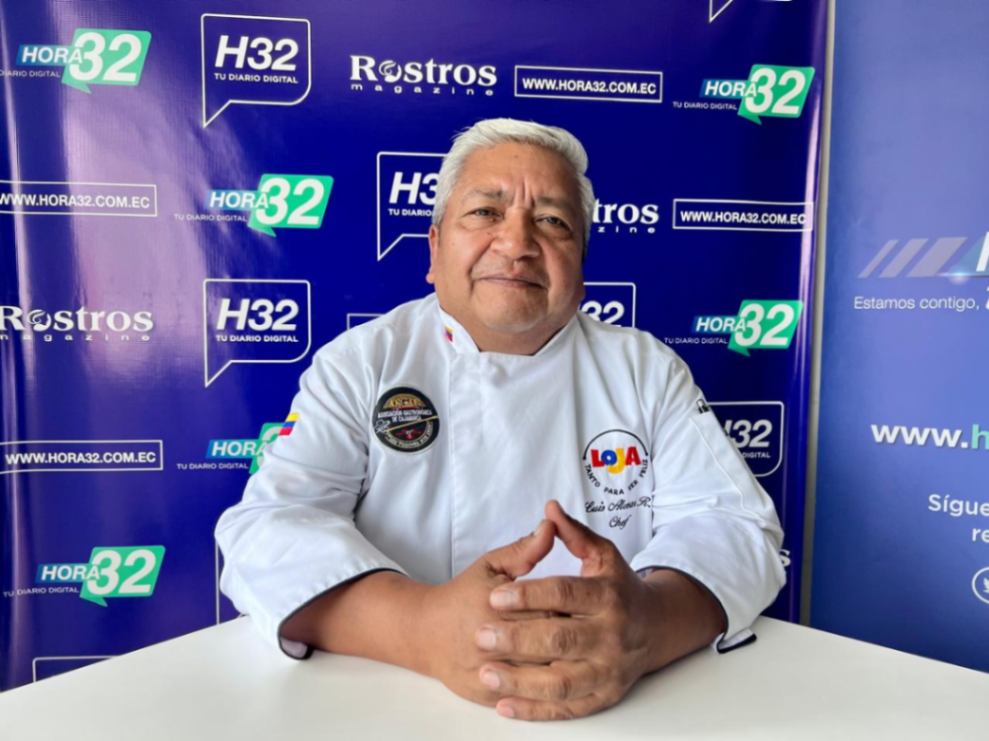 El chef lojano, Luis Alvear invita a la ciudadanía a disfrutar de las actividades gastronómicas en la Plaza de San Sebastián.