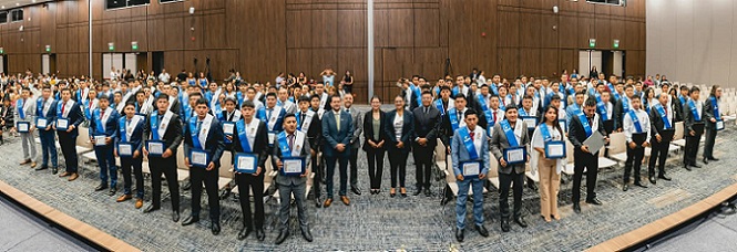 La ceremonia de graduación se cumplió este jueves, 8 de octubre de 2026.