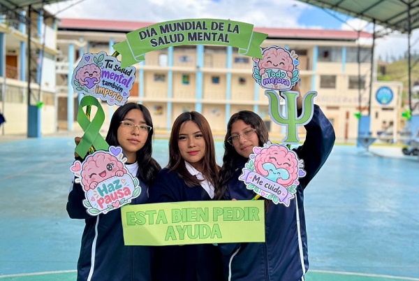 En Loja, la actividad se desarrolló en la Unidad Educativa Beatriz Cueva de Ayora.
