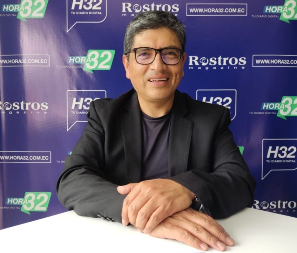 William Vergara Saula, director de la Orquesta Sinfónica de la Universidad de Cuenca, informa que el espectáculo está orientado a todo público.