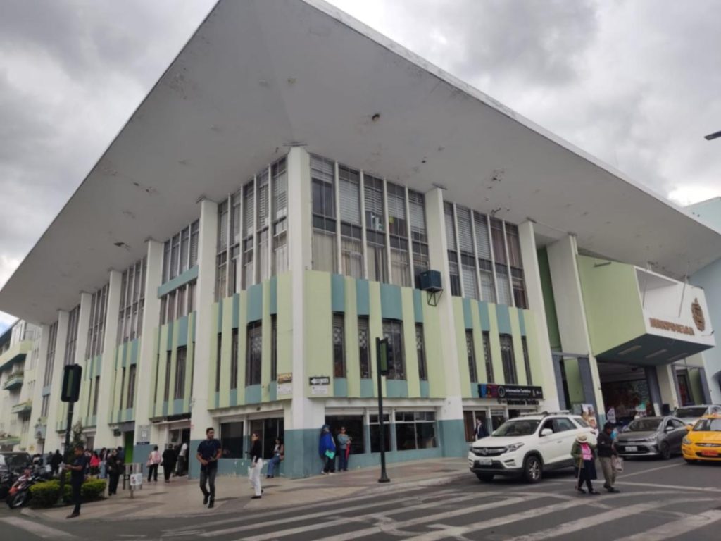 La multa se da en un momento cuando los concejales, en sesiones de Cabildo, han criticado a la actual alcaldesa por la forma de administrar la entidad.