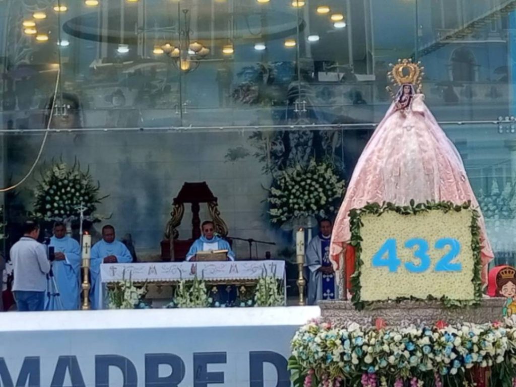 La misa fue presidida por el rector del Santuario, padre Sócrates Chinchay Cuenca.
